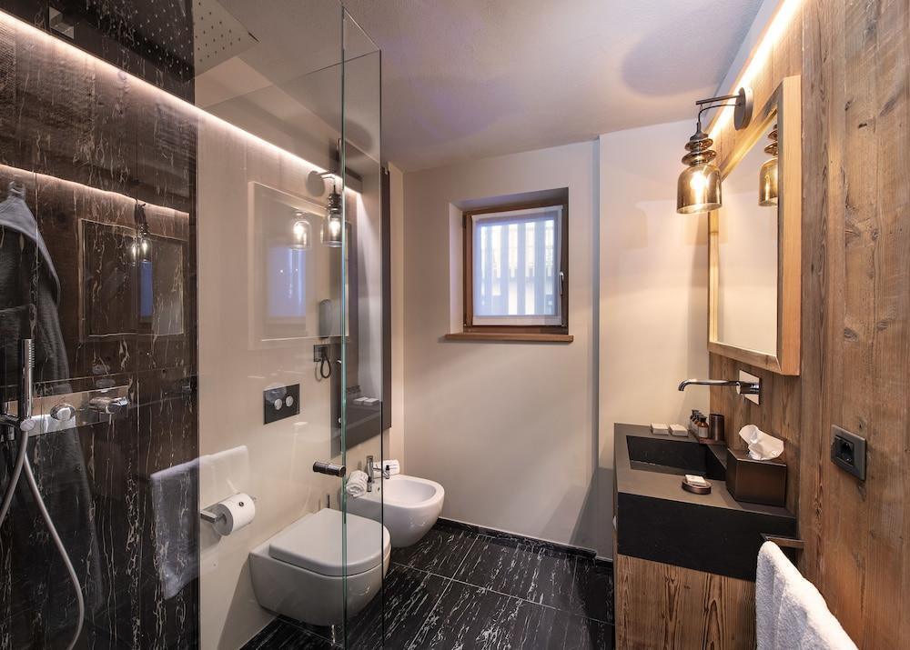 Le Massif Hotel & Lodge Courmayeur The Leading Hotels Of The World Exterior photo