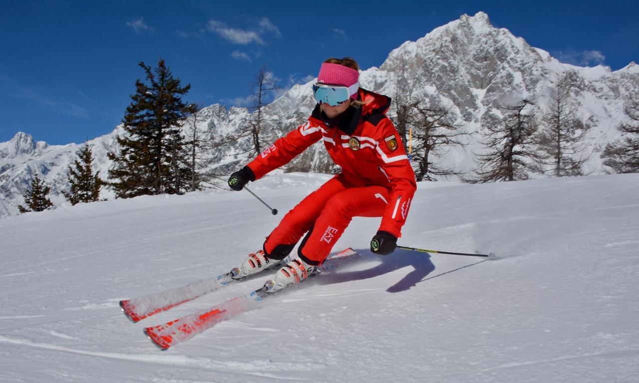Le Massif Hotel & Lodge Courmayeur The Leading Hotels Of The World Exterior photo