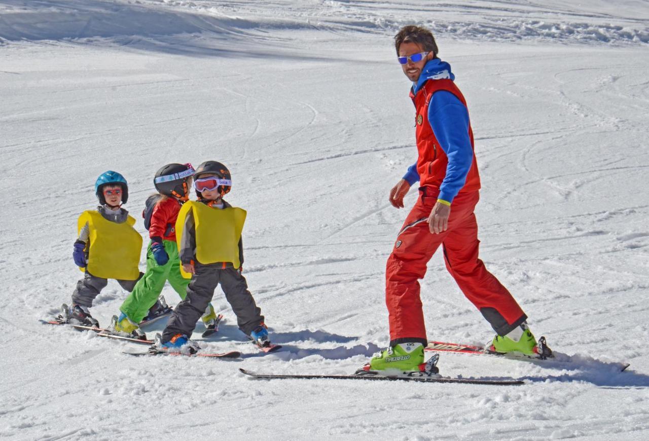 Le Massif Hotel & Lodge Courmayeur The Leading Hotels Of The World Exterior photo