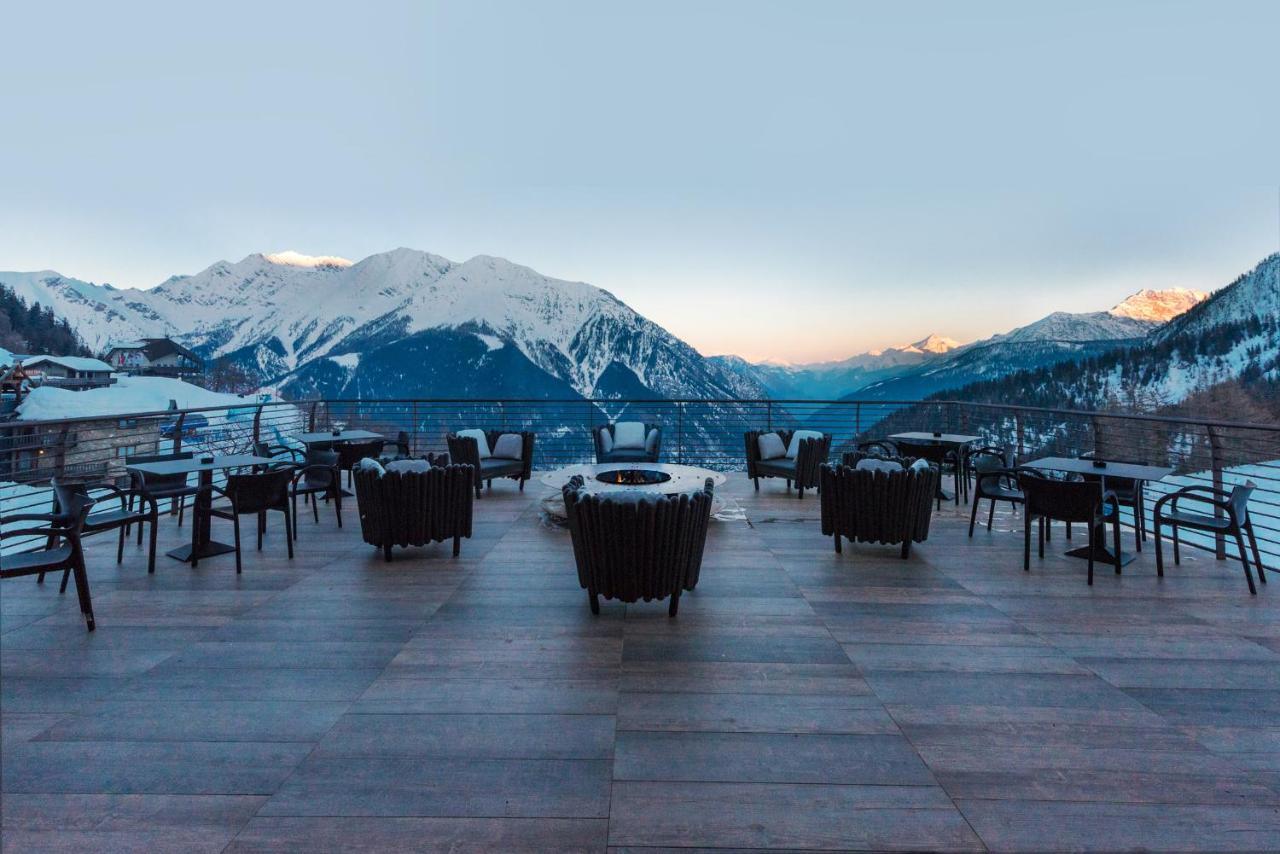 Le Massif Hotel & Lodge Courmayeur The Leading Hotels Of The World Exterior photo