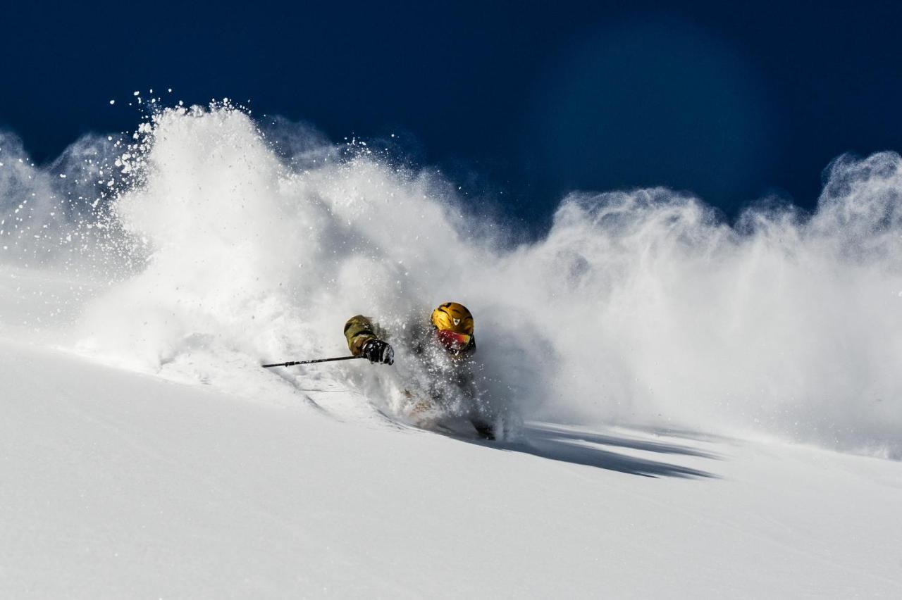 Le Massif Hotel & Lodge Courmayeur The Leading Hotels Of The World Exterior photo