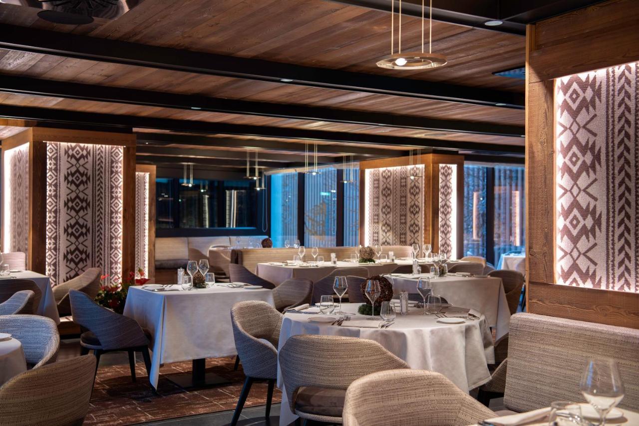 Le Massif Hotel & Lodge Courmayeur The Leading Hotels Of The World Exterior photo