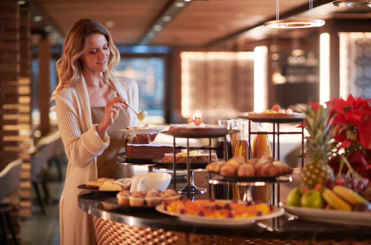 Le Massif Hotel & Lodge Courmayeur The Leading Hotels Of The World Exterior photo