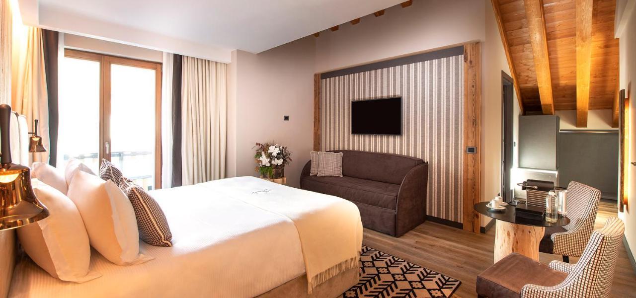 Le Massif Hotel & Lodge Courmayeur The Leading Hotels Of The World Exterior photo